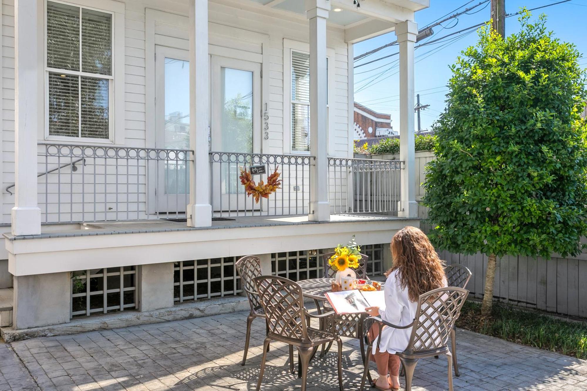 Modern 2Br On Carondelet By Hosteeva Apartment New Orleans Exterior photo