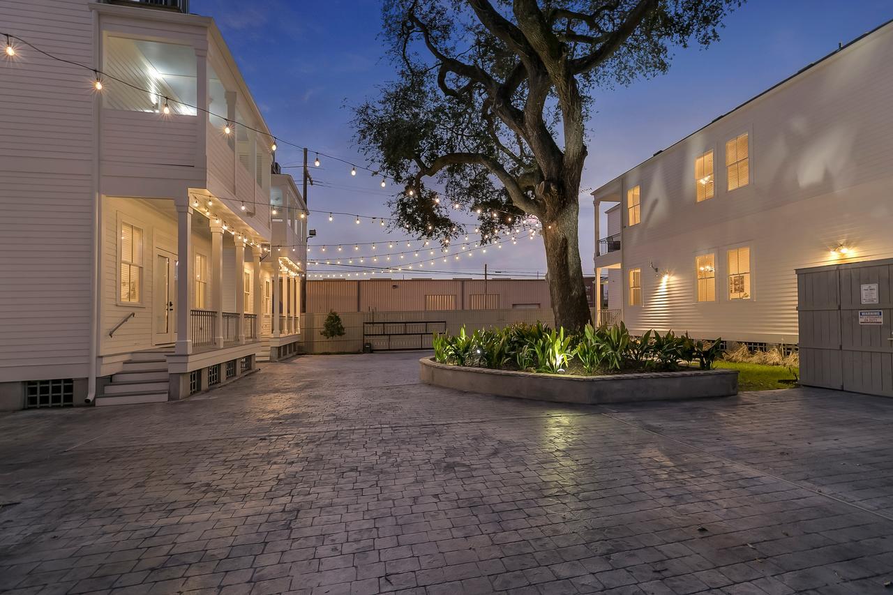 Modern 2Br On Carondelet By Hosteeva Apartment New Orleans Exterior photo