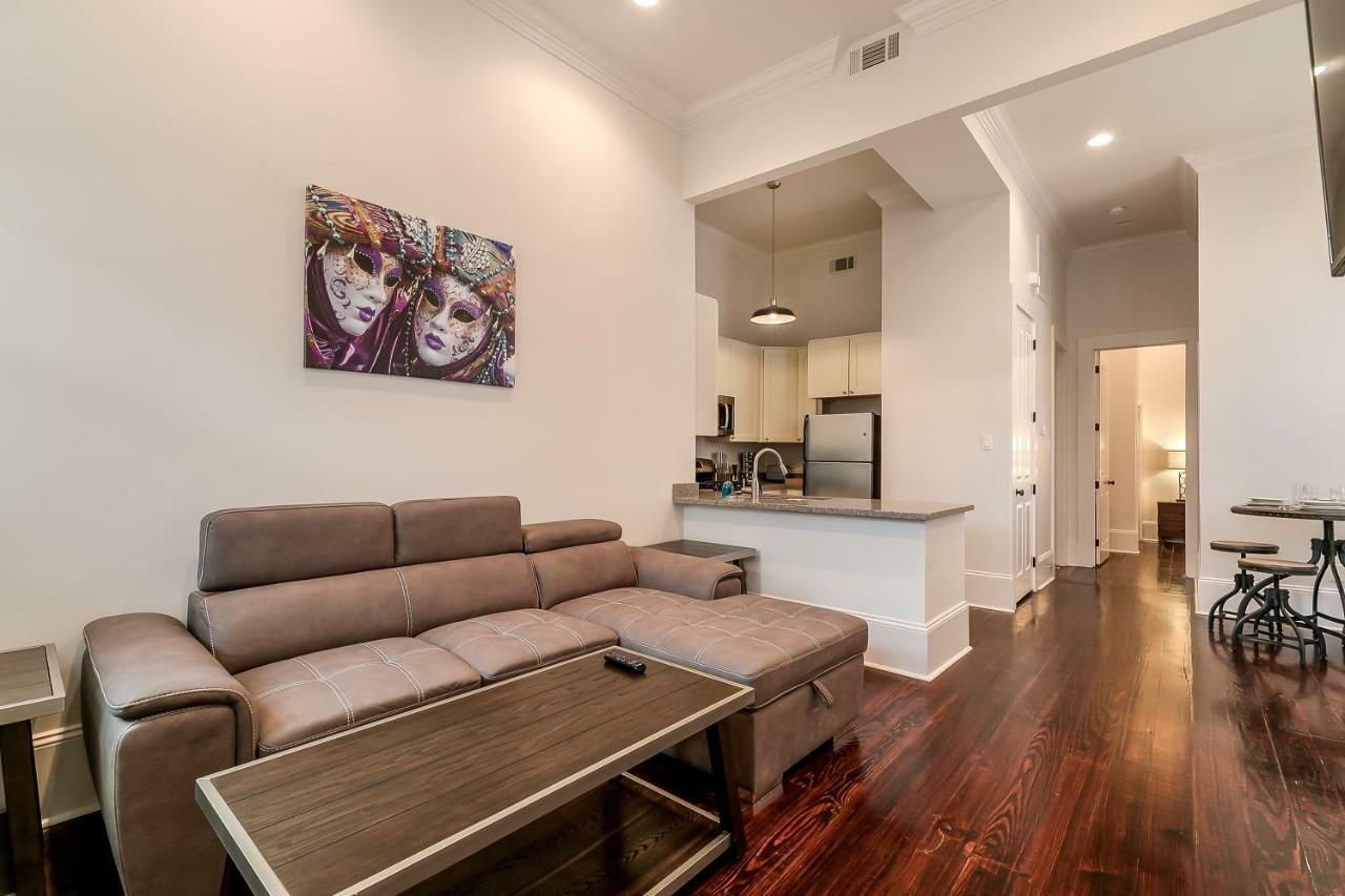 Modern 2Br On Carondelet By Hosteeva Apartment New Orleans Exterior photo